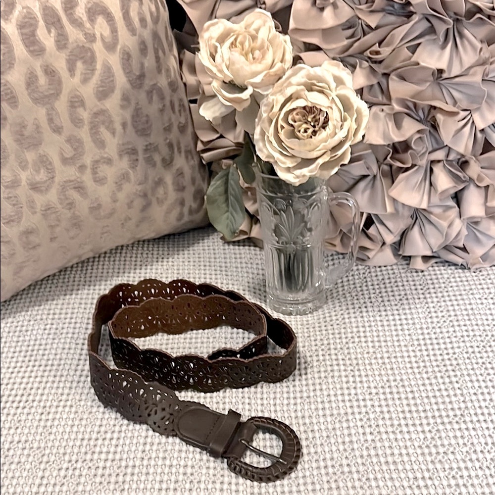 J Jill Genuine Brown Leather Perforated Scalloped Vintage Boho Belt